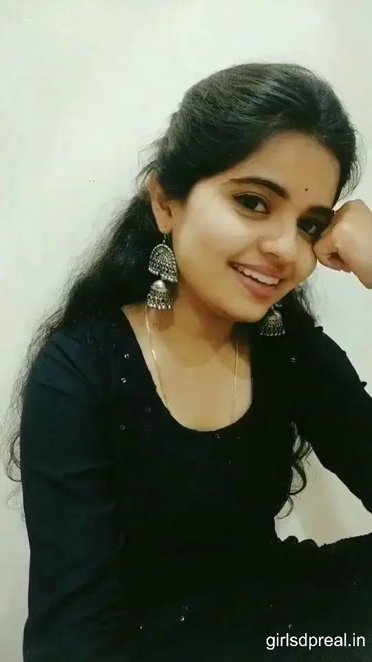 Cute Simple Girl Pic