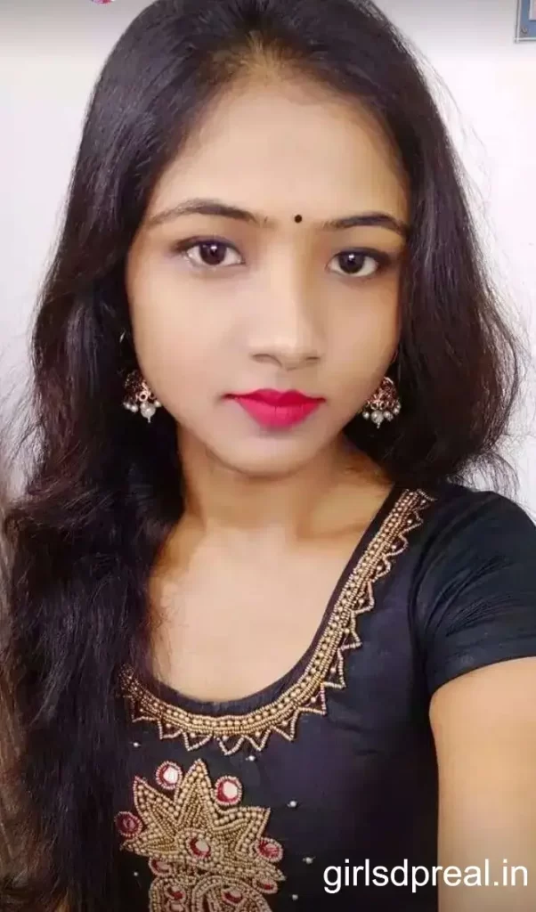 Cute Simple Girl Pic