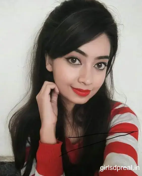 Cute Simple Girl Pic