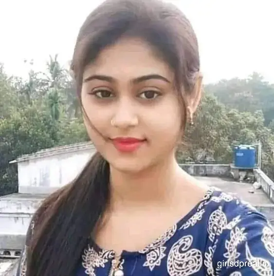 Cute Simple Girl Pic