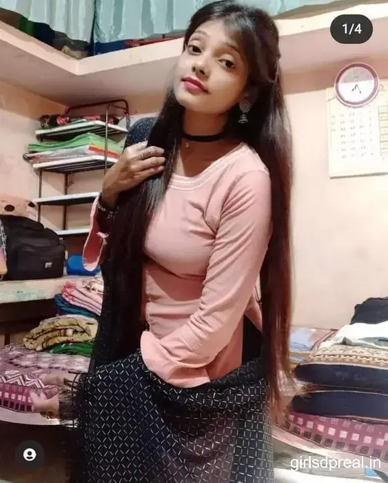 Cute Simple Girl Pic