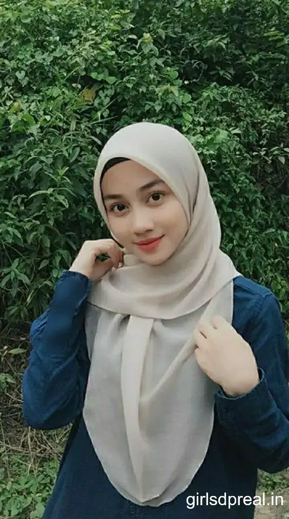 Hijab Girl Pic