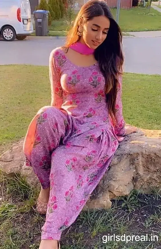 Punjabi Girl Pic