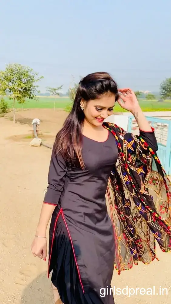 Punjabi Girl Pic