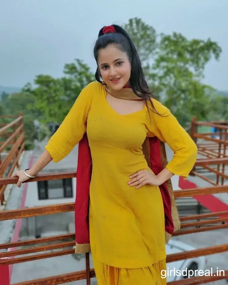 Punjabi Girl Pic