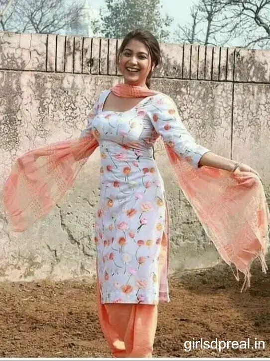 Punjabi Girl Pic