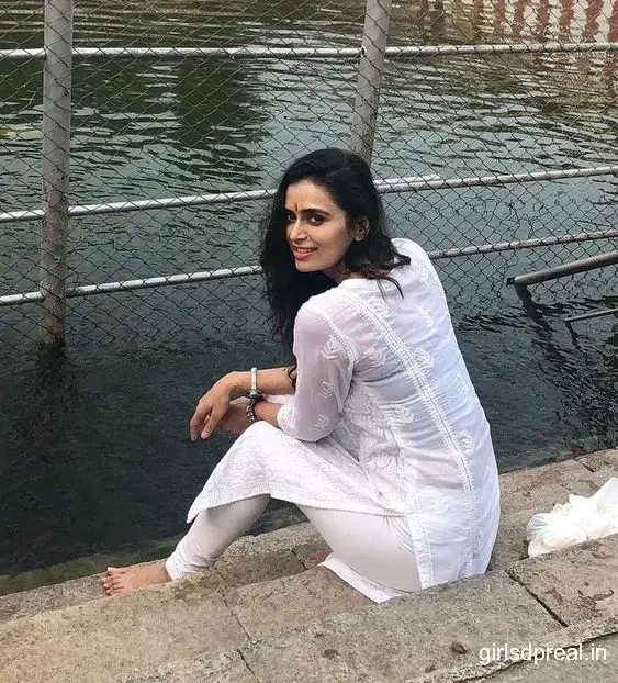 Cute Girl Pic Indian