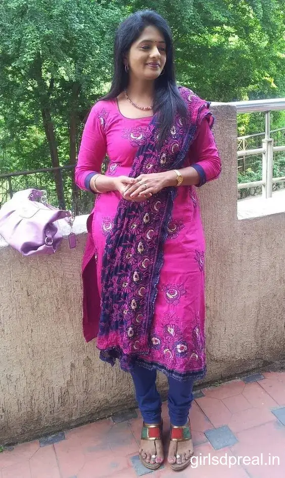 Cute Girl Pic Indian