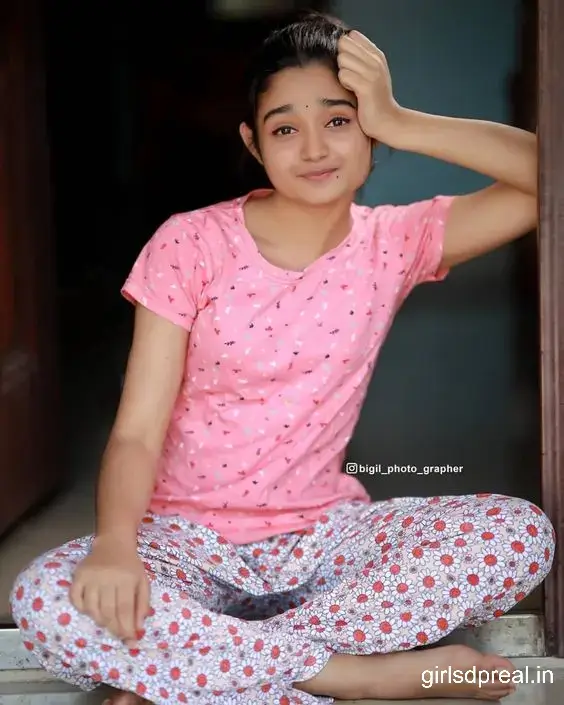 Cute Girl Pic Indian